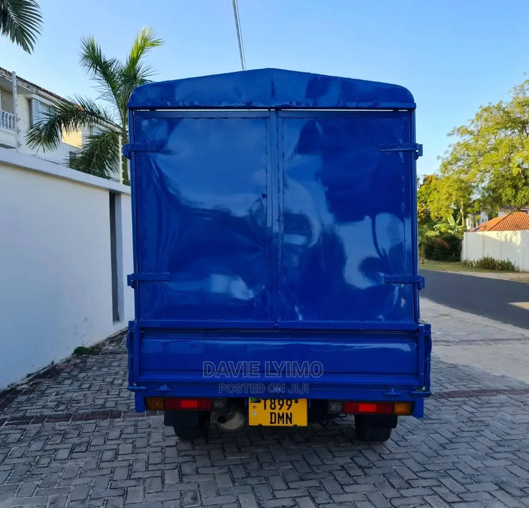 Toyota Lite-ace 2000 Blue