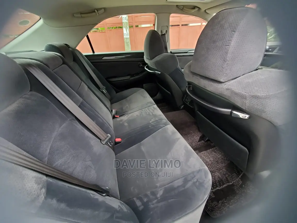 Toyota Crown 2005 Pearl