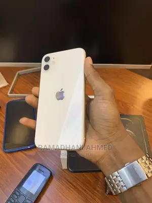 Apple iPhone 11 64 GB White
