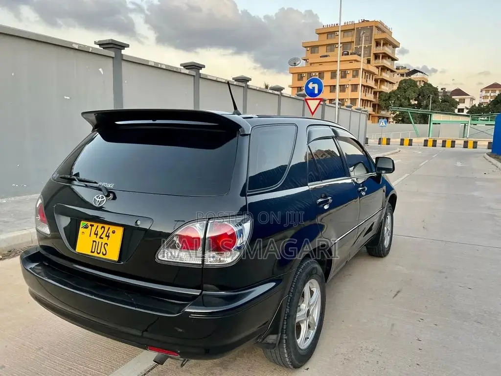 Toyota Harrier 2001 Black