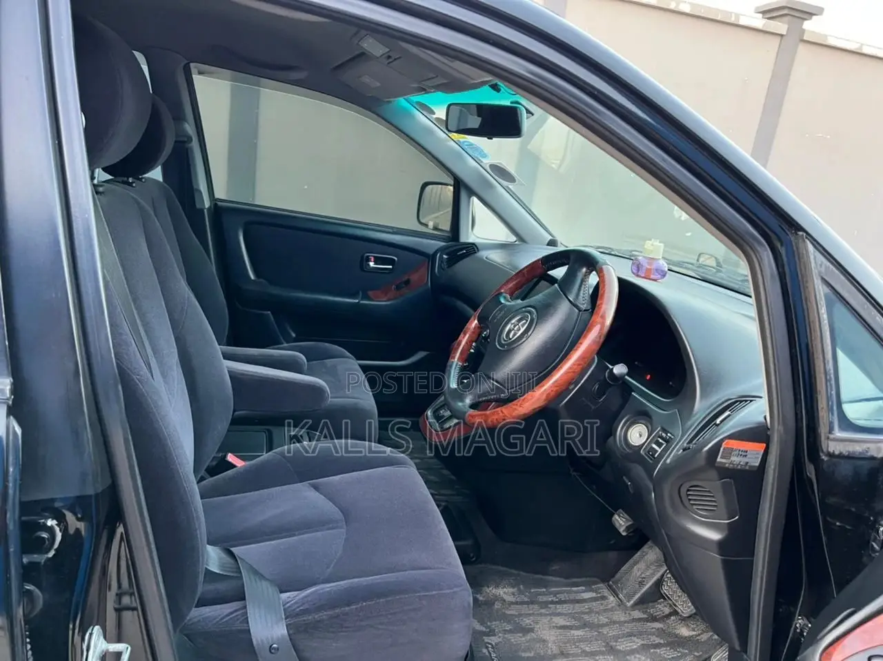 Toyota Harrier 2001 Black