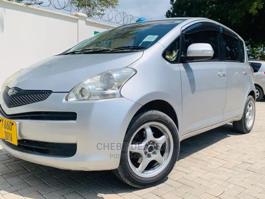 Toyota Ractis 1.3 FWD 2008 Silver