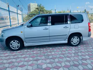Toyota Succeed 2004 Silver