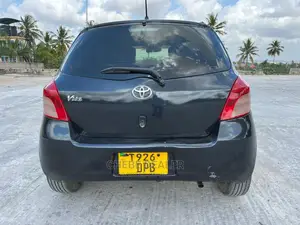 Toyota Vitz 1.0 FWD 3dr 2006 Black