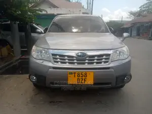 Subaru Forester 2011 Silver