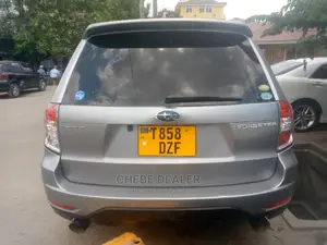Subaru Forester 2011 Silver
