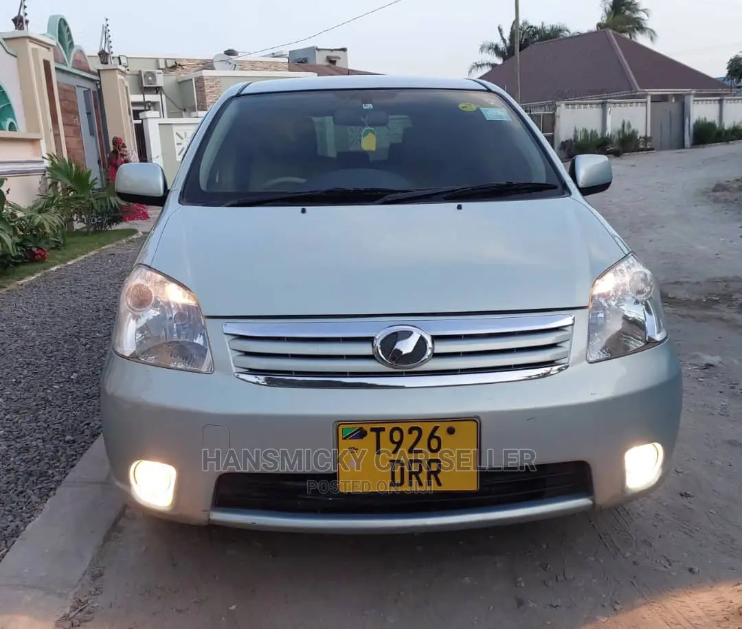 Toyota Raum 2008 Blue