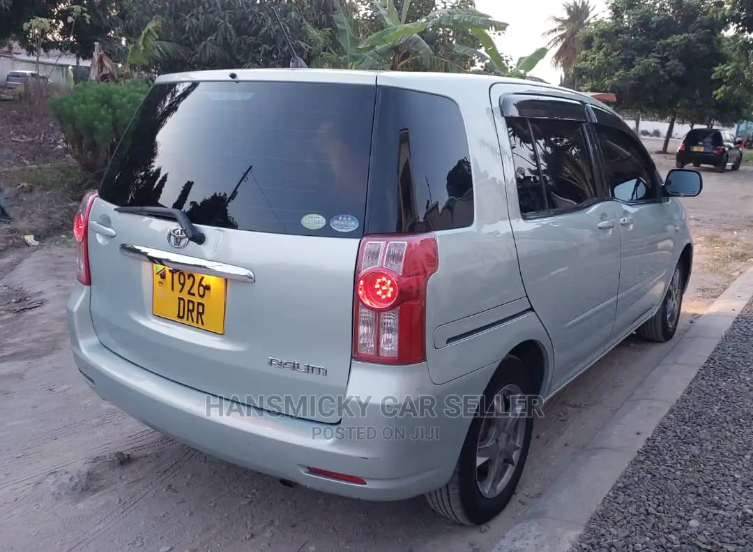 Toyota Raum 2008 Blue