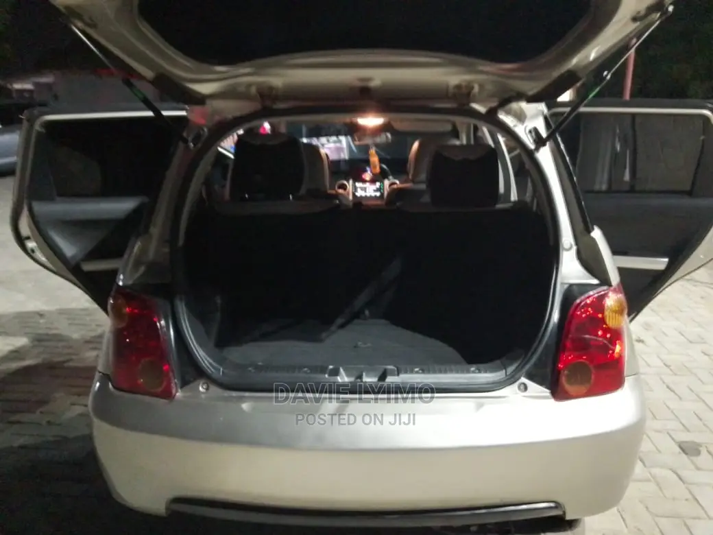 Toyota IST 2004 Silver