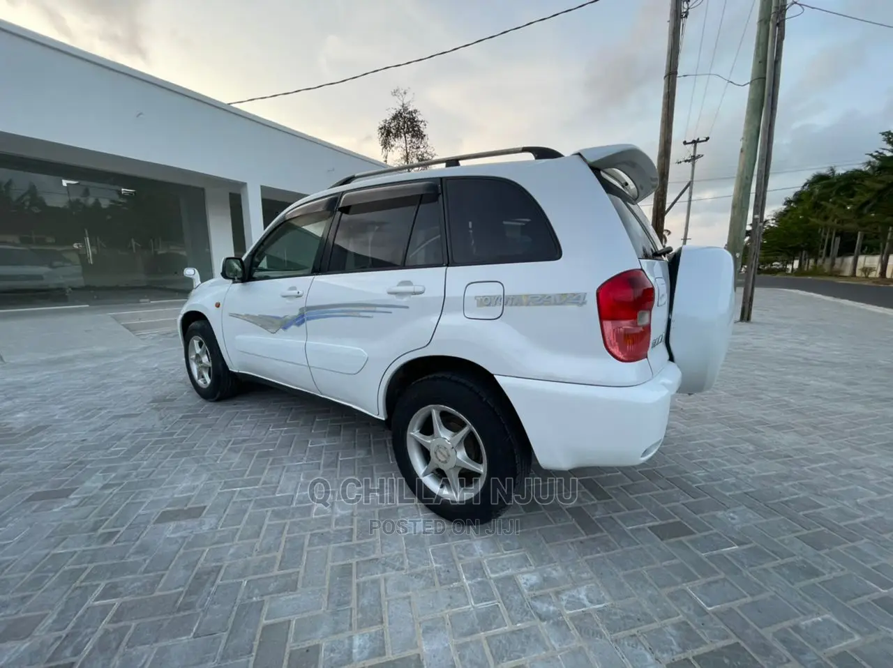 Toyota RAV4 Automatic 2003 White