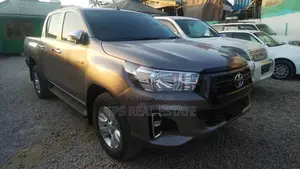 Toyota Hilux 2018 Gray