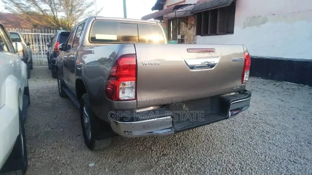 Toyota Hilux 2018 Gray