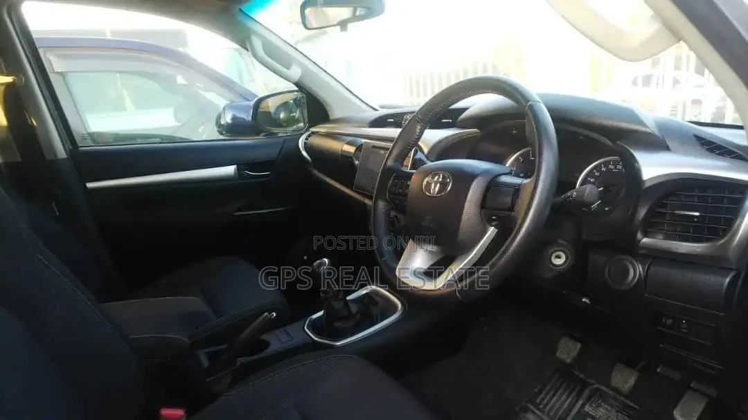 Toyota Hilux 2018 Gray