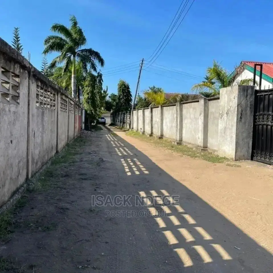 Plot for Sale SQM 808