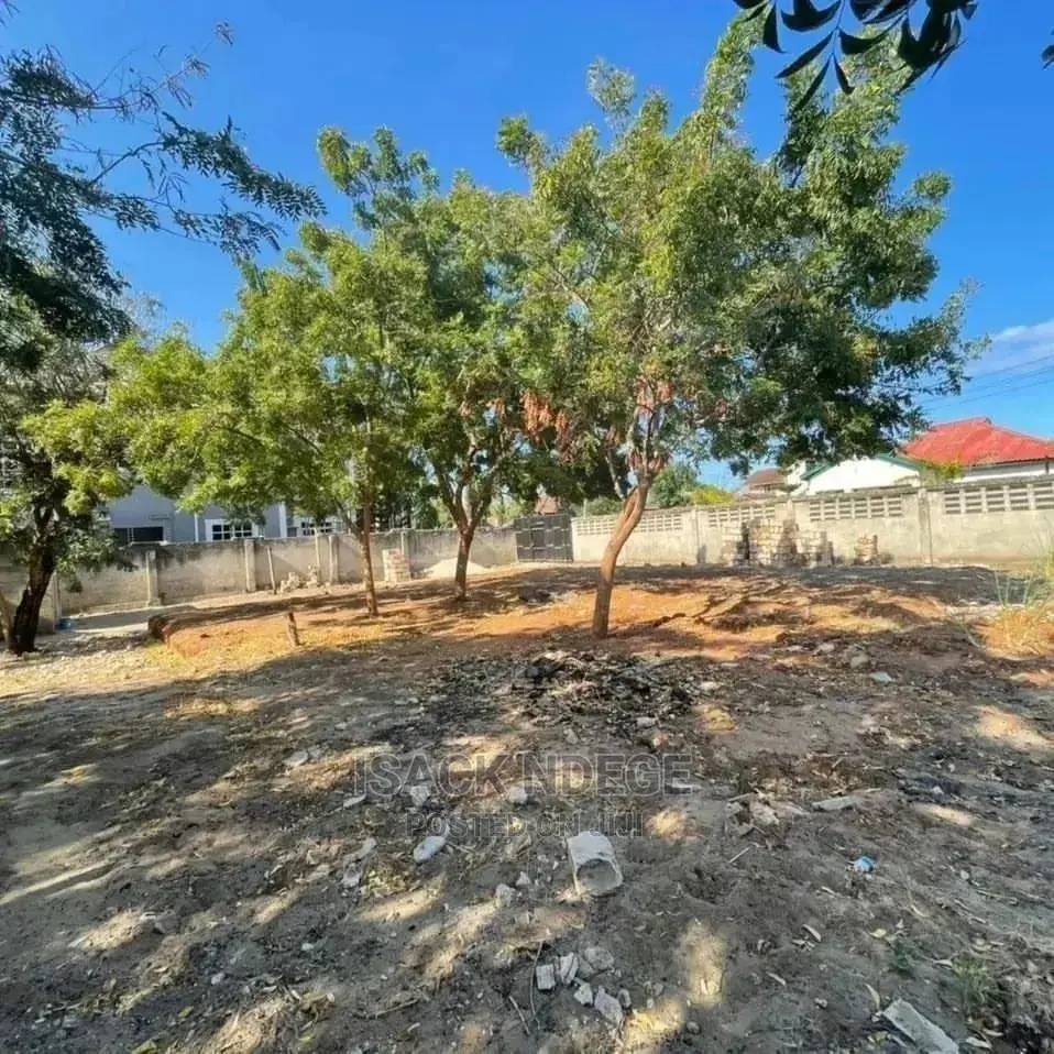Plot for Sale SQM 808