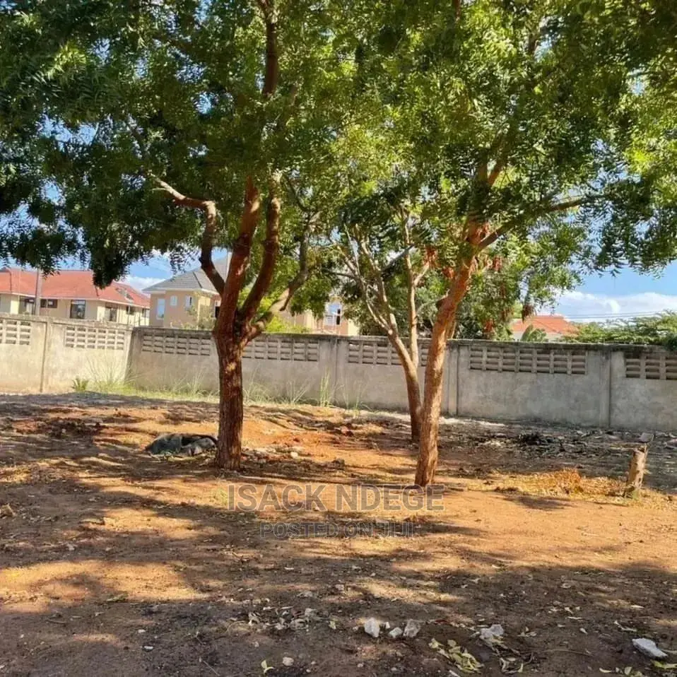 Plot for Sale SQM 808