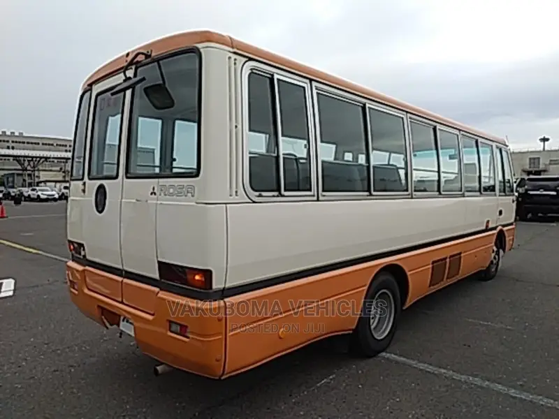 Mitsubishi Fuso Rosa 1993 Orange