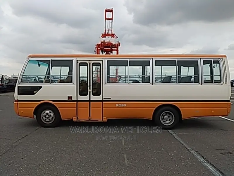Mitsubishi Fuso Rosa 1993 Orange