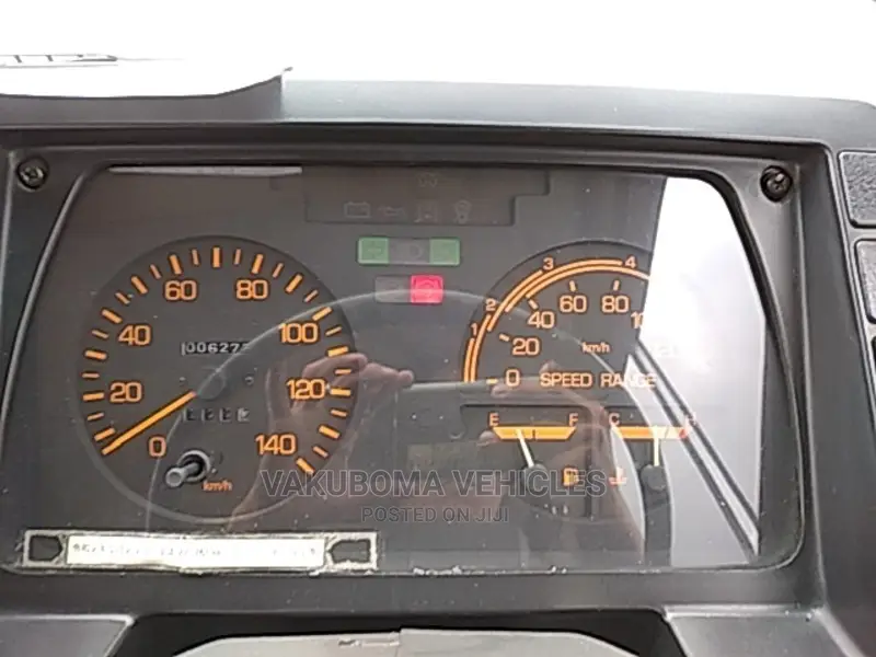 Mitsubishi Fuso Rosa 1993 Orange
