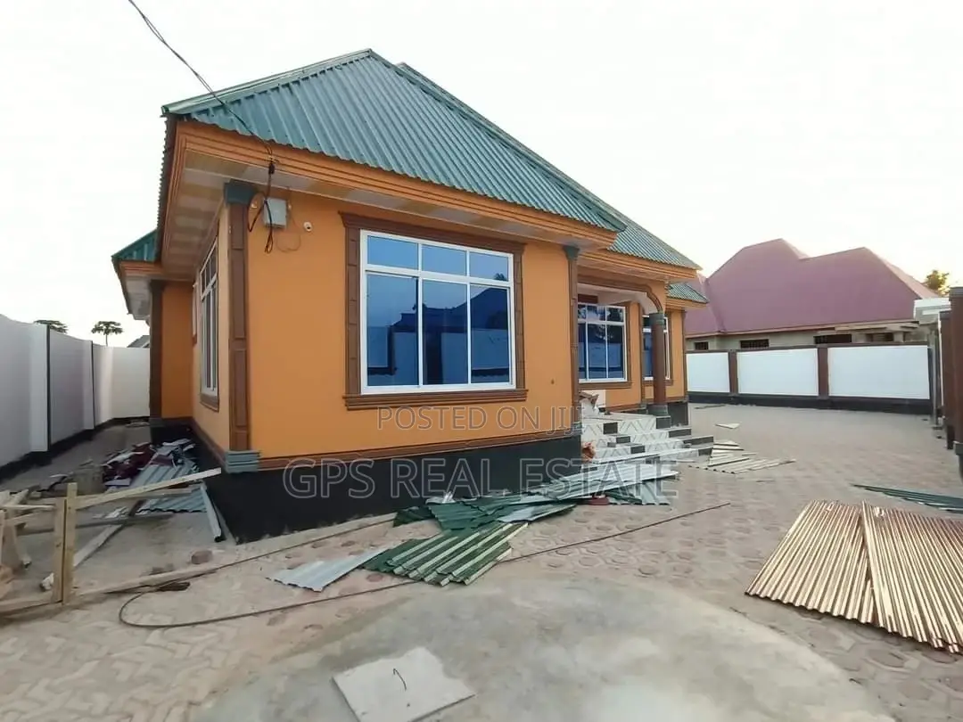 4bdrm House in Mzambarauni, Chamazi for Sale