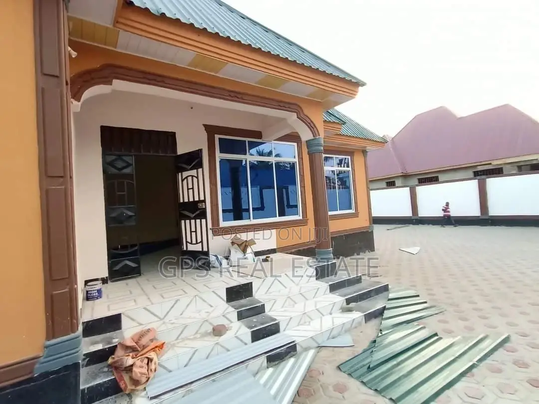 4bdrm House in Mzambarauni, Chamazi for Sale