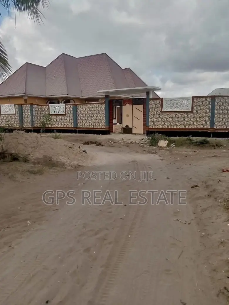 4bdrm House in Mzambarauni, Chamazi for Sale