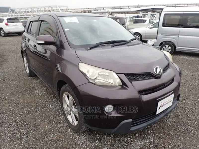 Toyota IST 2007 Purple