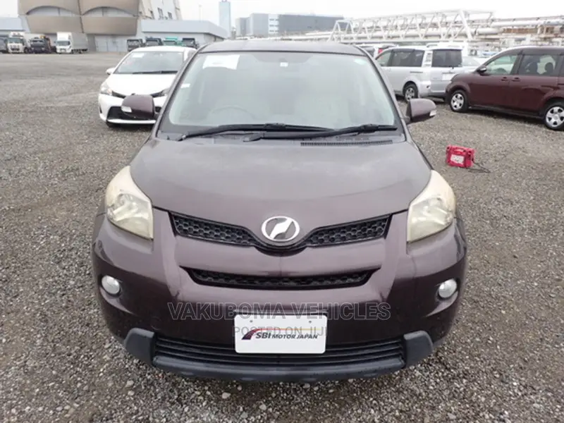 Toyota IST 2007 Purple