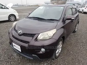 Toyota IST 2007 Purple
