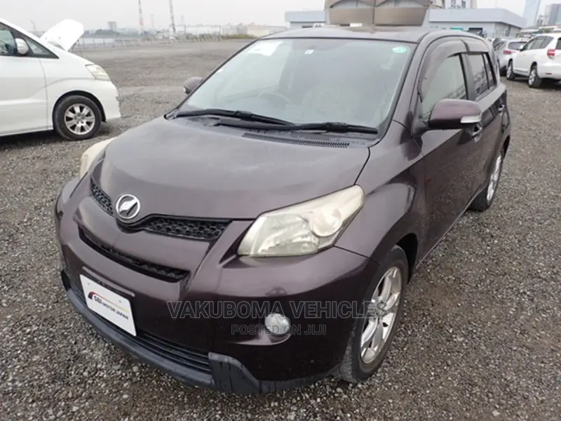 Toyota IST 2007 Purple