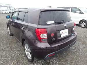Toyota IST 2007 Purple