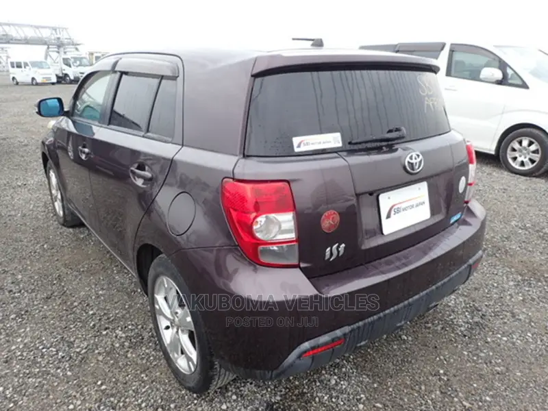 Toyota IST 2007 Purple