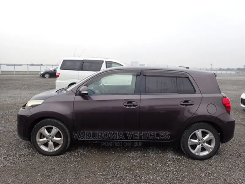 Toyota IST 2007 Purple