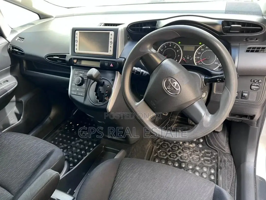 Toyota Wish 2009 Silver
