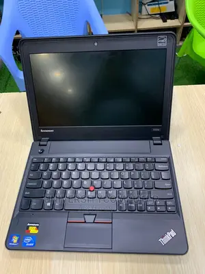 Laptop Lenovo ThinkPad X131e 4GB Intel Core 2 Duo HDD 320GB