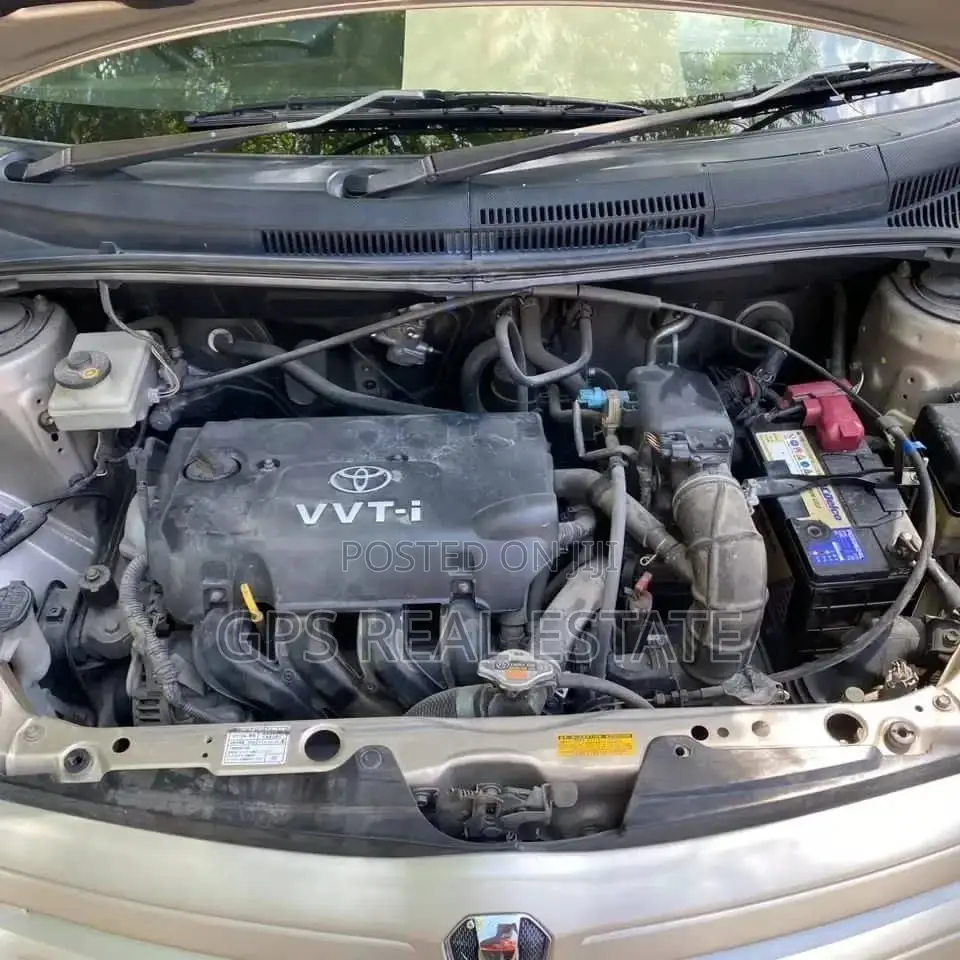 Toyota IST 2003 Gold