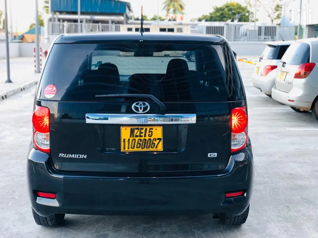 Toyota Corolla Rumion 2008 Black