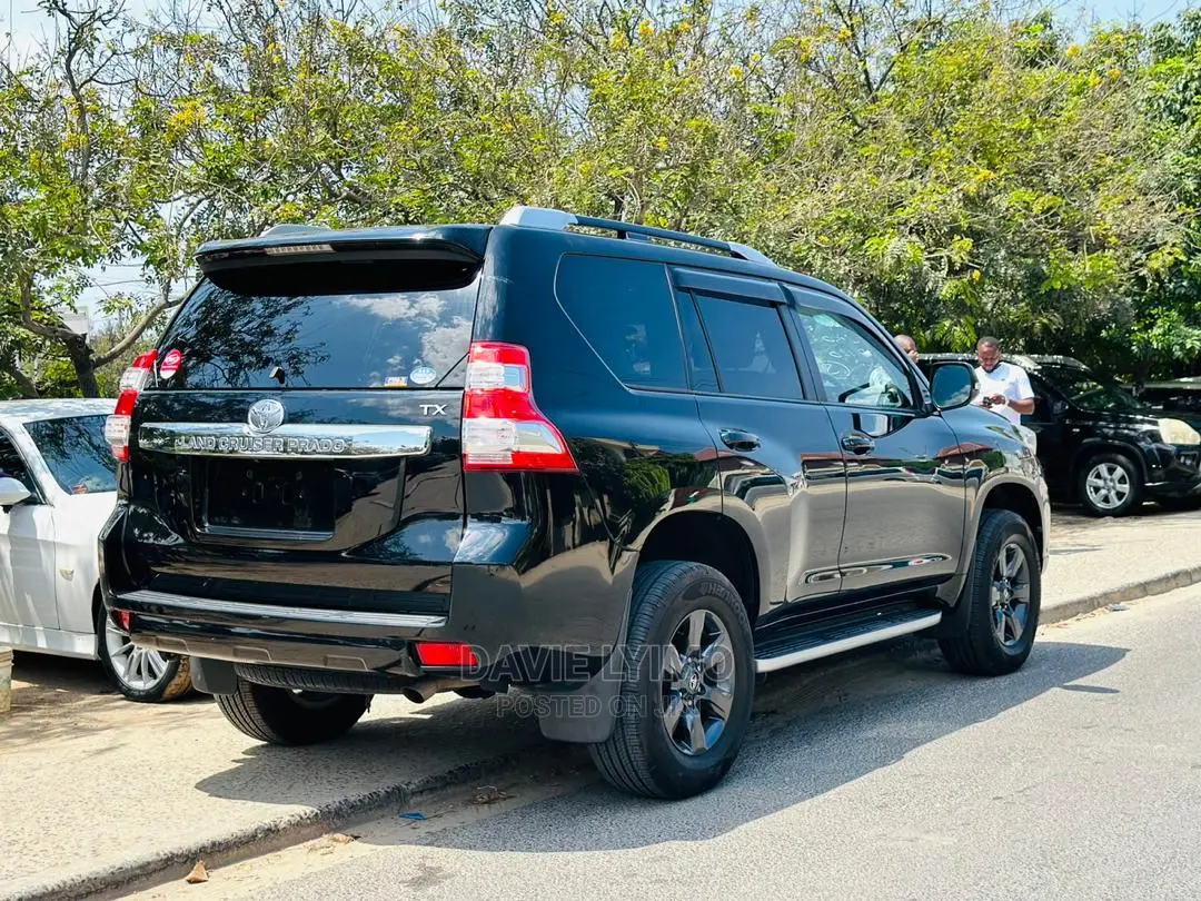 Toyota Land Cruiser 2015 Black