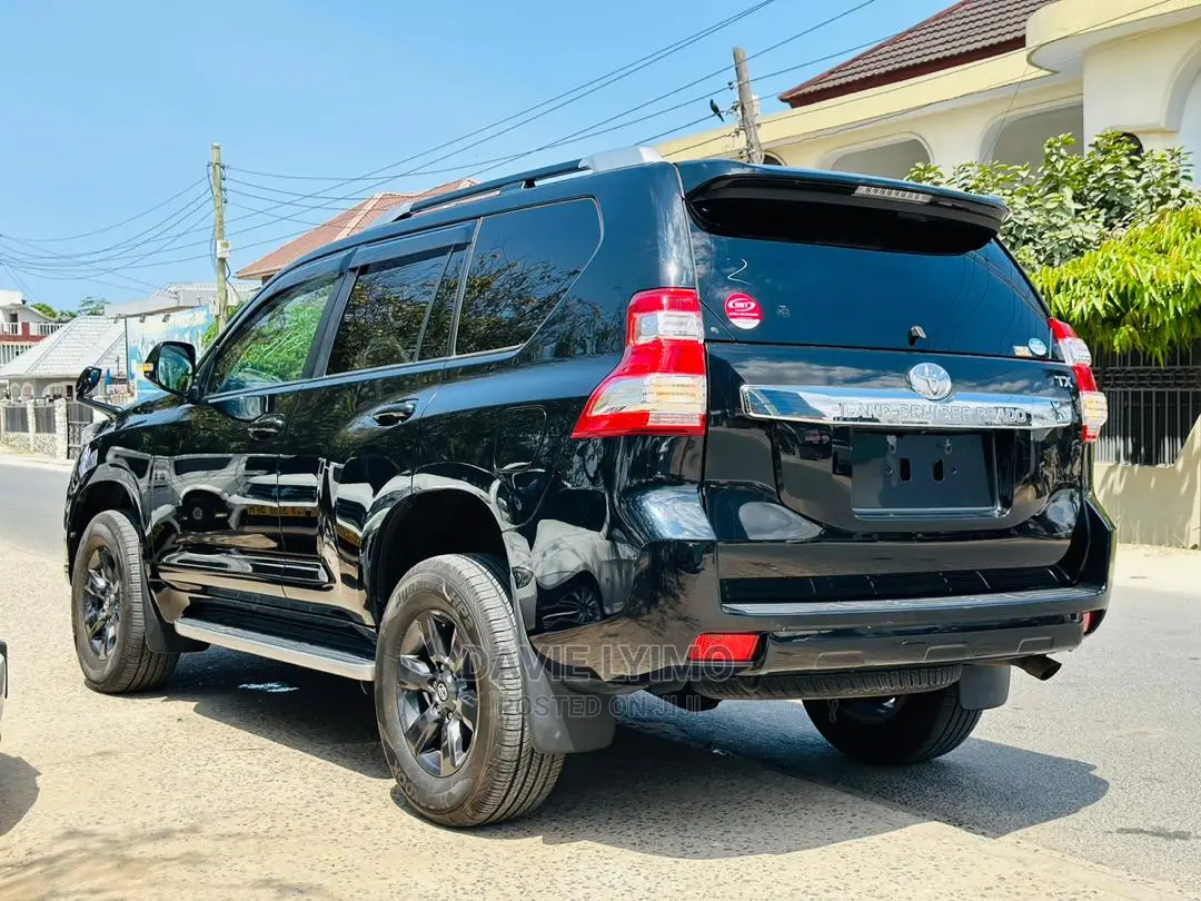 Toyota Land Cruiser 2015 Black