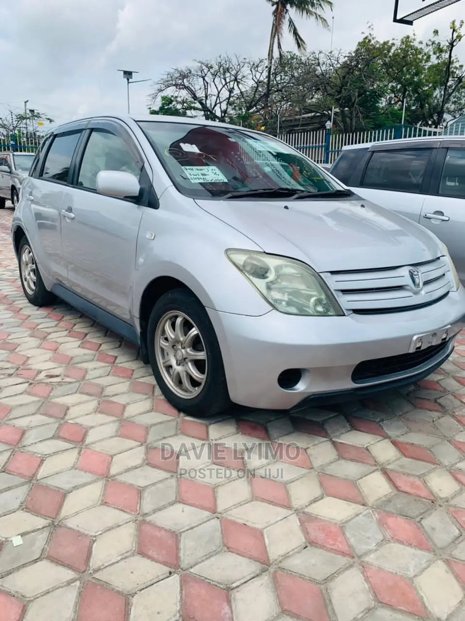 Toyota IST 2004 Silver