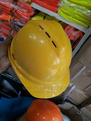 Heavy Duty Construction Helmet With Air Poles