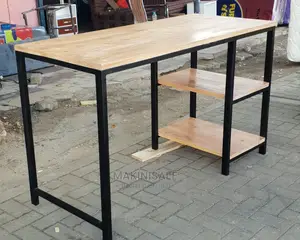 Meza Nzuri Sana Kutoka Kwetu