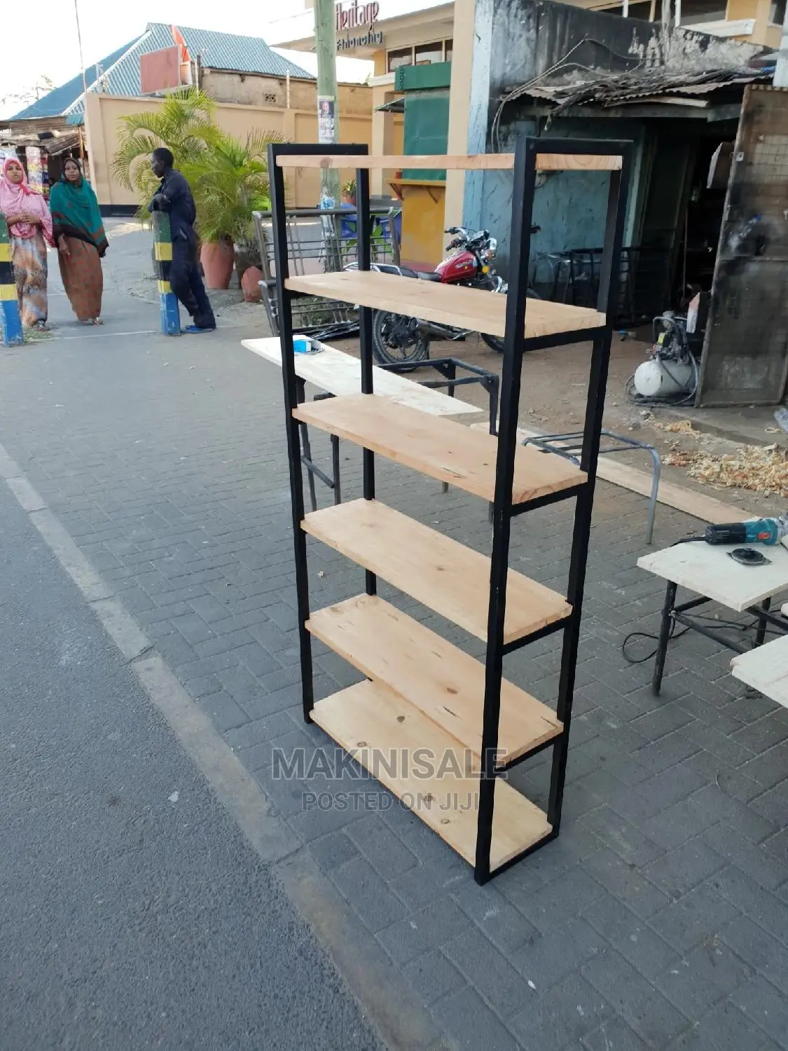 Shelf Nzuri Sana