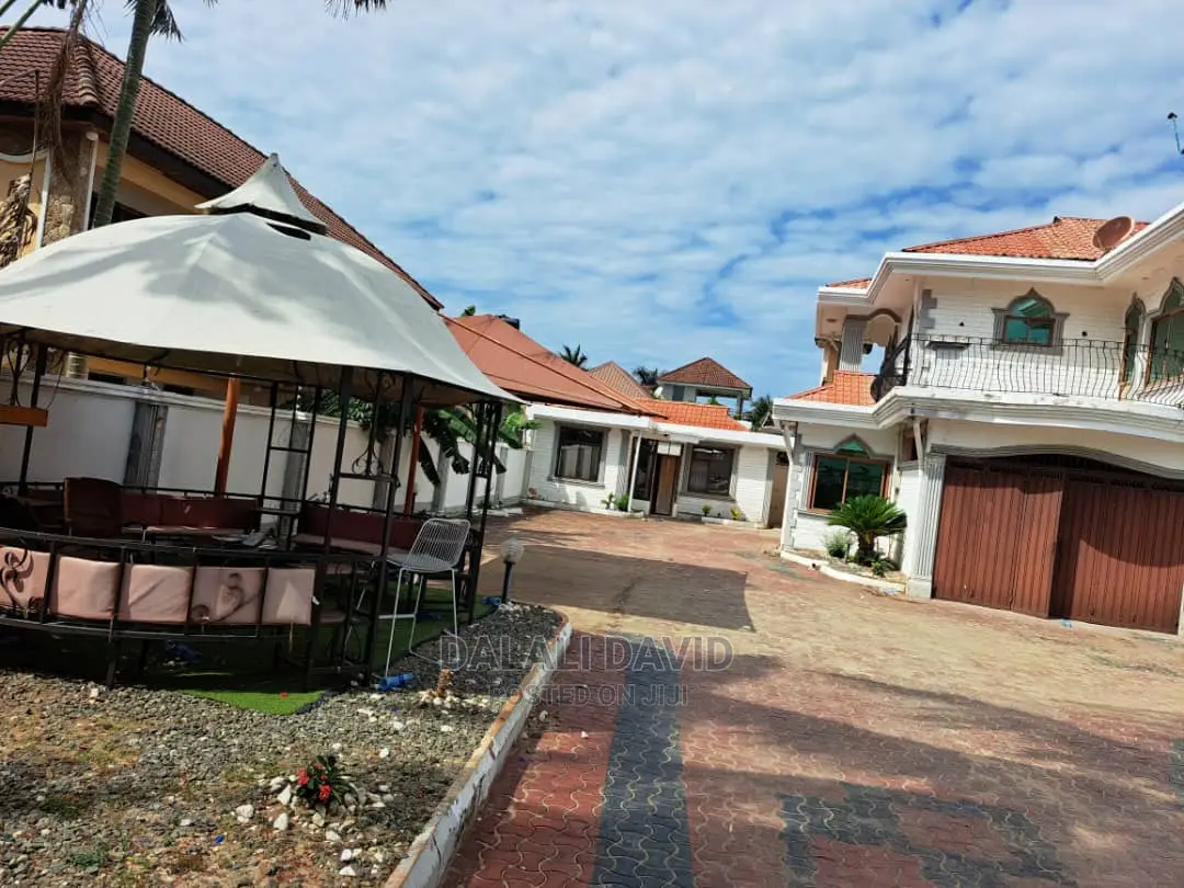 5bdrm House in Mbezi Beach Shoppers for Sale