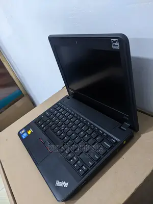 Laptop Lenovo ThinkPad X131e 4GB Intel Core 2 Duo HDD 320GB