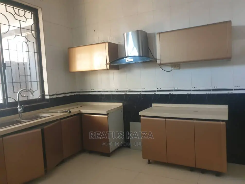 3bdrm Bedsitter in Kariakoo Fire for rent