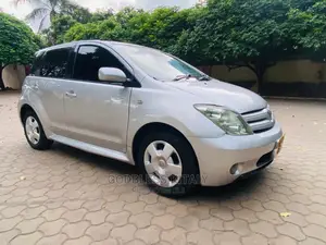 Toyota IST 2006 Silver
