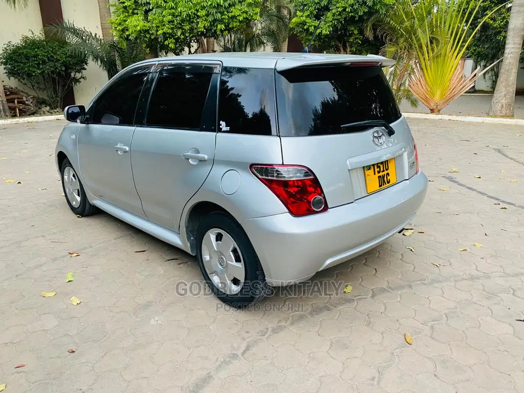 Toyota IST 2006 Silver