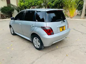 Toyota IST 2006 Silver