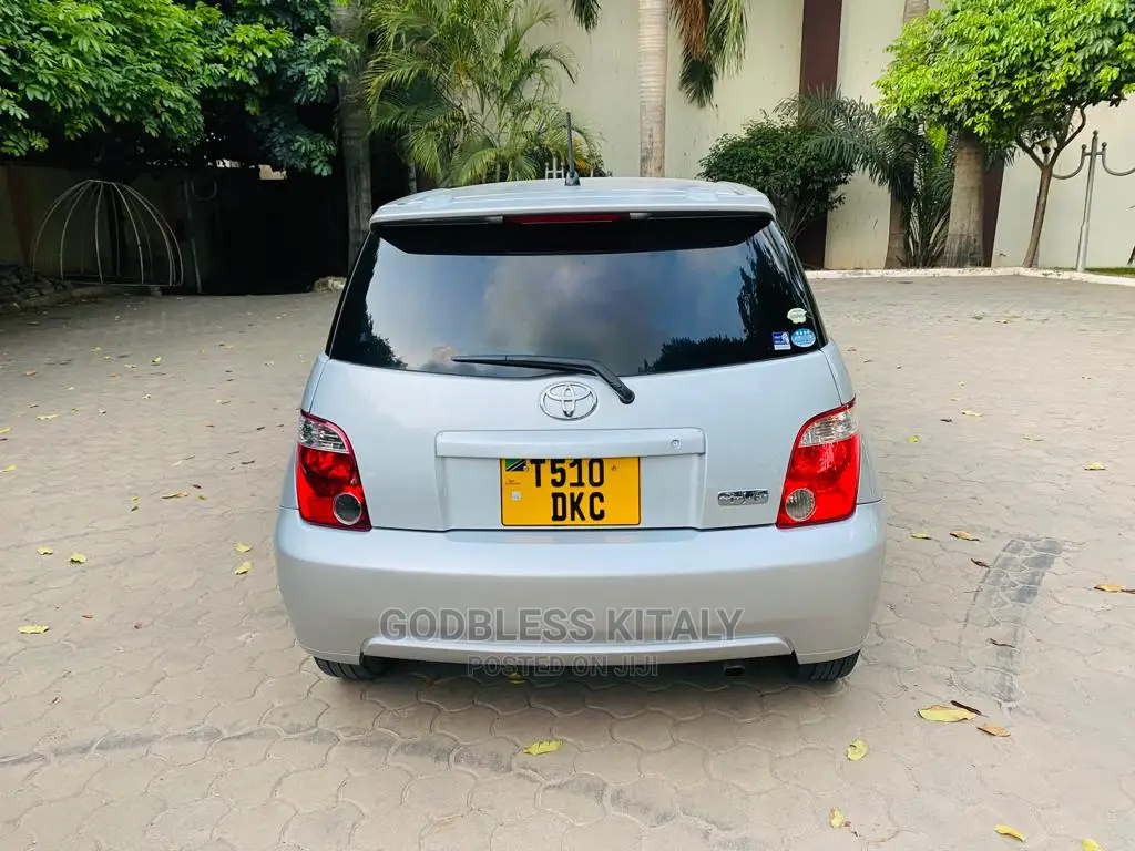 Toyota IST 2006 Silver